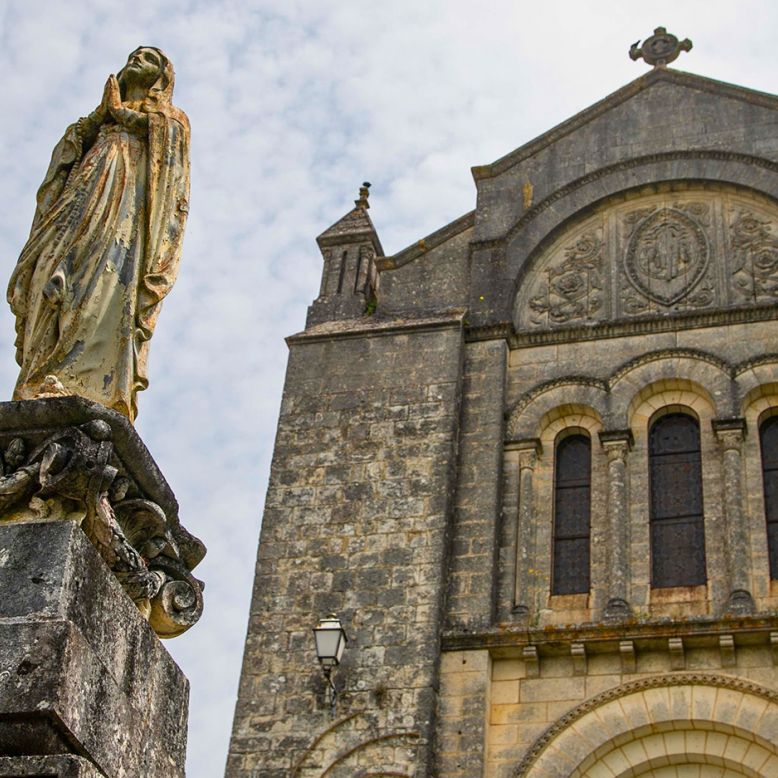 Église Saint-Romain de Villebois-Lavalette