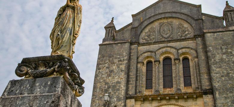 Église Saint-Romain de Villebois-Lavalette