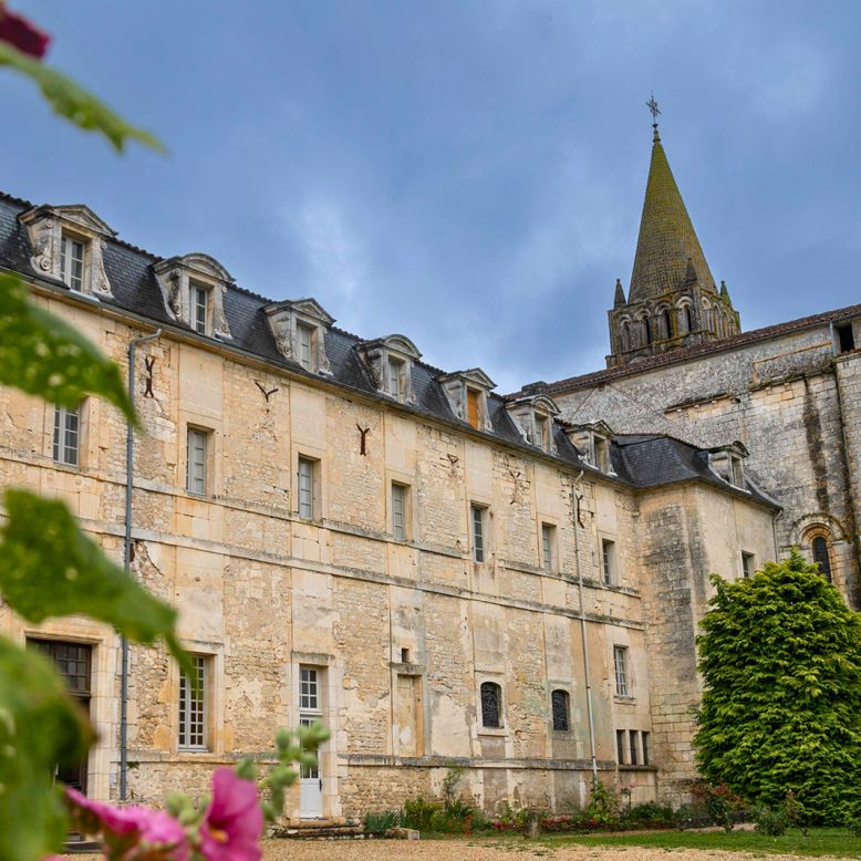 Abbaye Saint-Etienne de Bassac