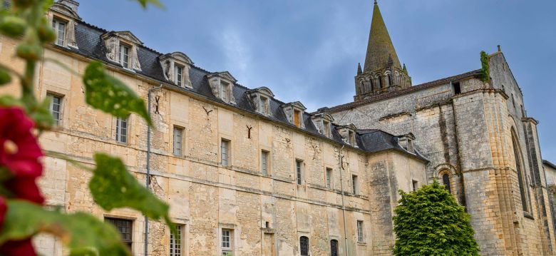 Abbaye Saint-Etienne de Bassac