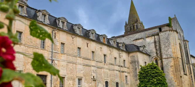 Abbaye Saint-Etienne de Bassac