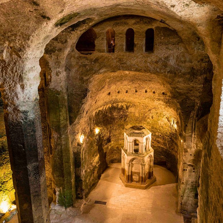 Église souterraine Saint-Jean d'Aubeterre-sur- ...