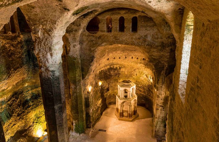 Église souterraine Saint-Jean d'Aubeterre-sur- ...