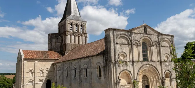 Abbaye de Saint-Amant-de-Boixe