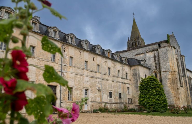 Bassac, Village de Pierres et de Vignes