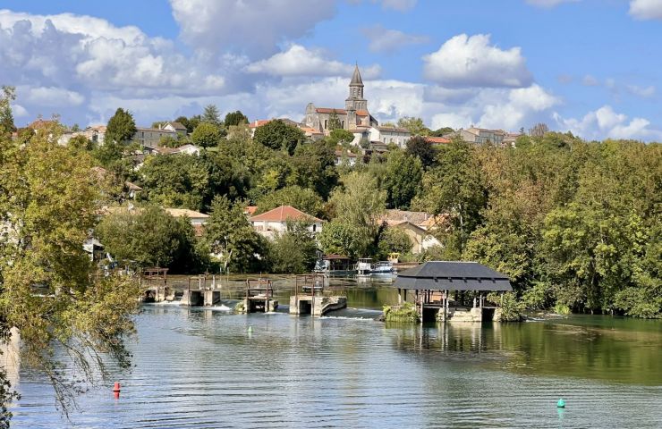 Saint-Simeux, Village de Pierres et de Vignes