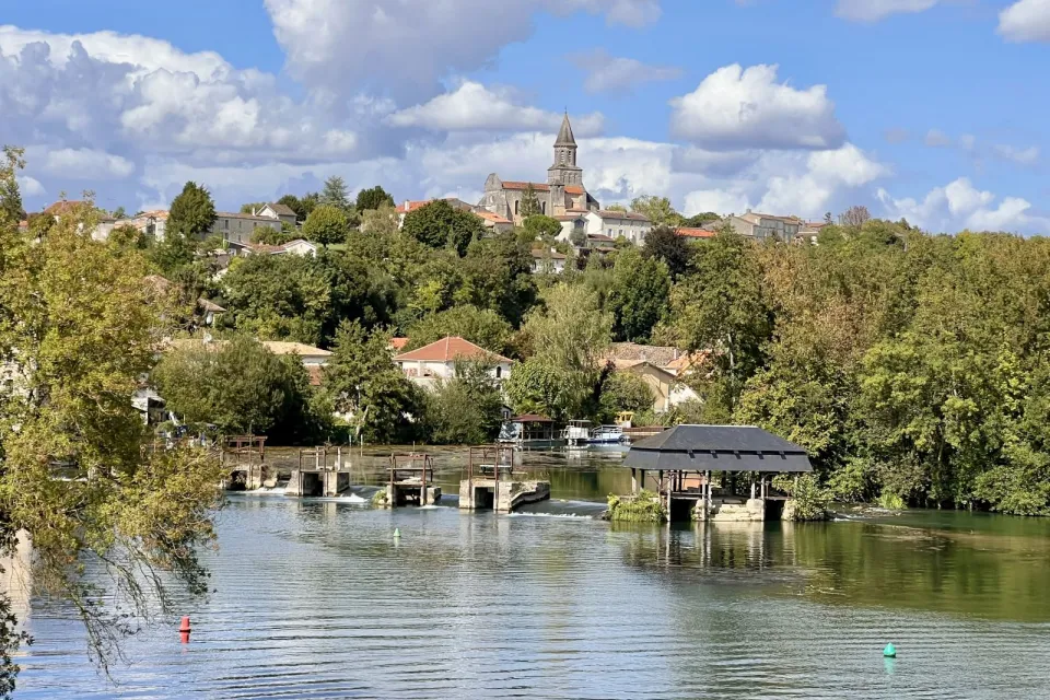 Saint-Simeux, Village de Pierres et de Vignes