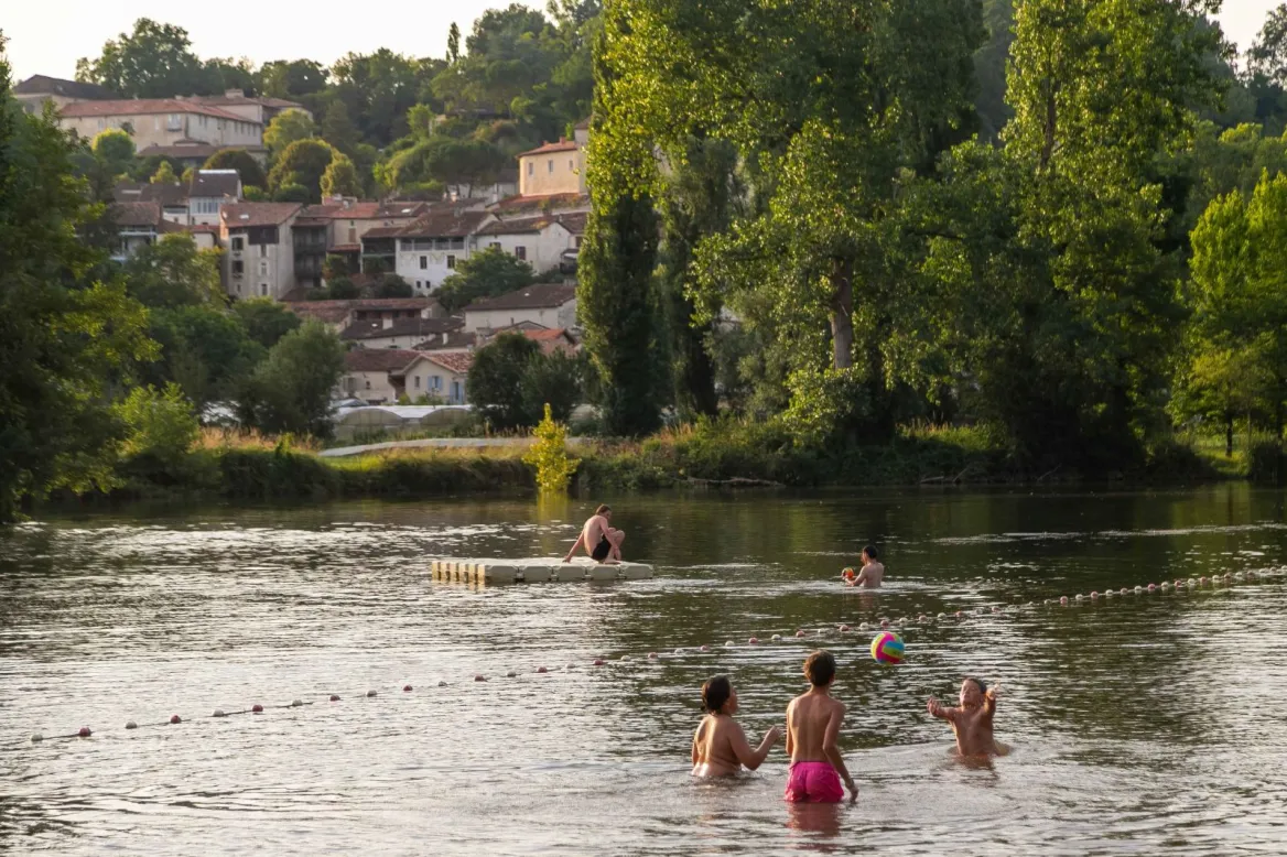 swimming in Charente