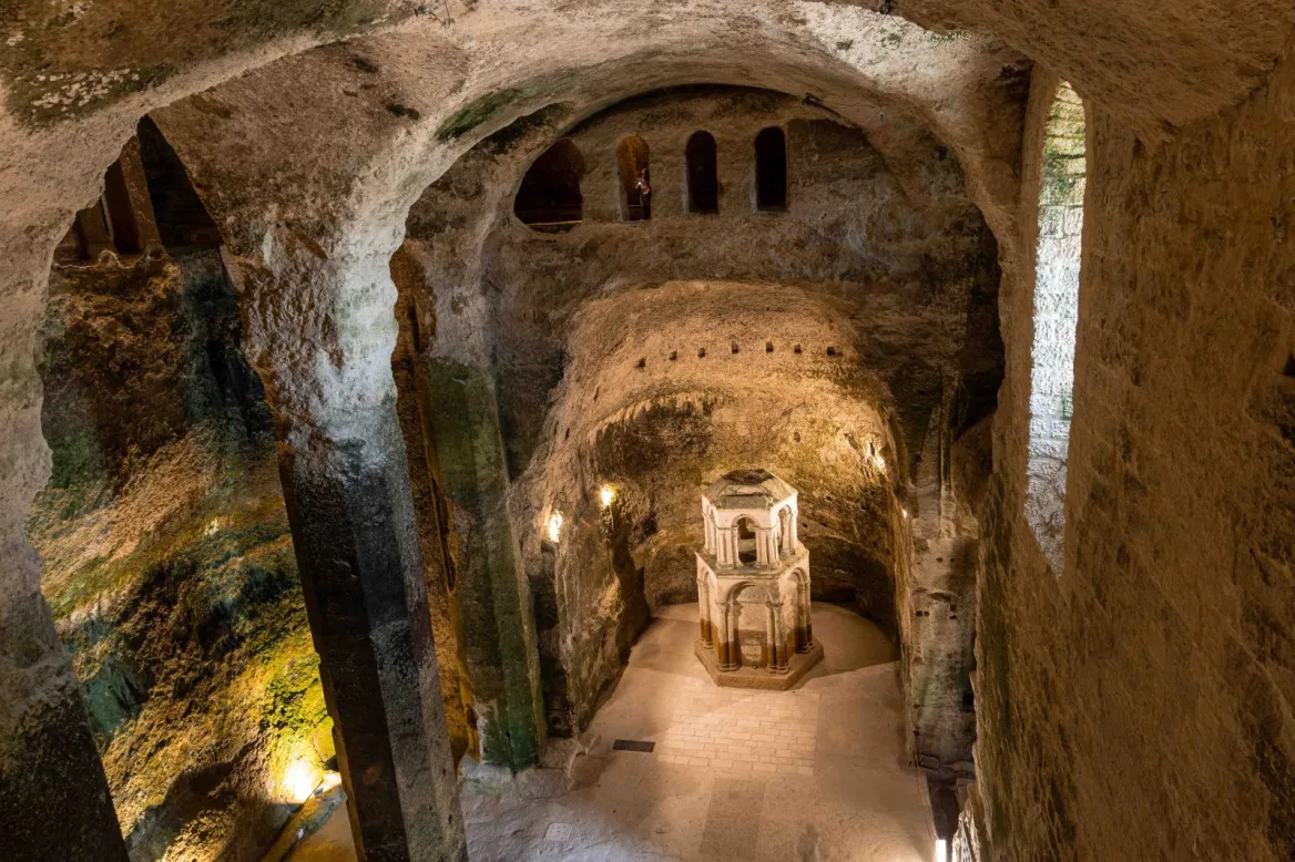 église troglodyte aubeterre-sur-dronne