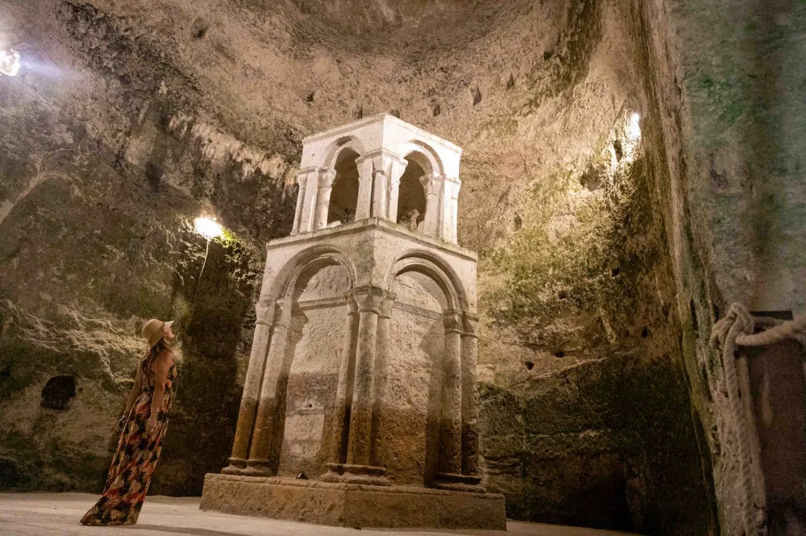 église troglodyte aubeterre-sur-dronne