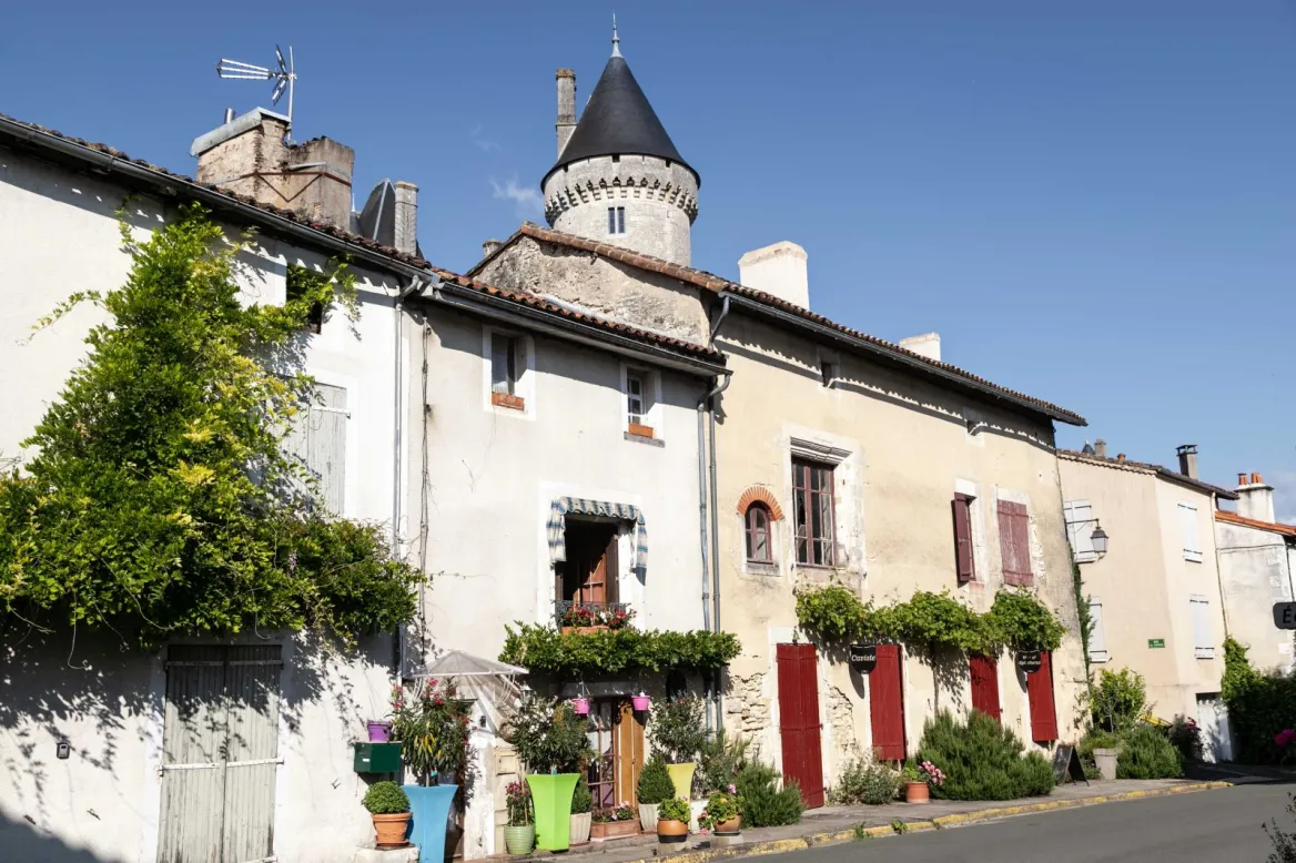 plus beaux villages de caractère charente