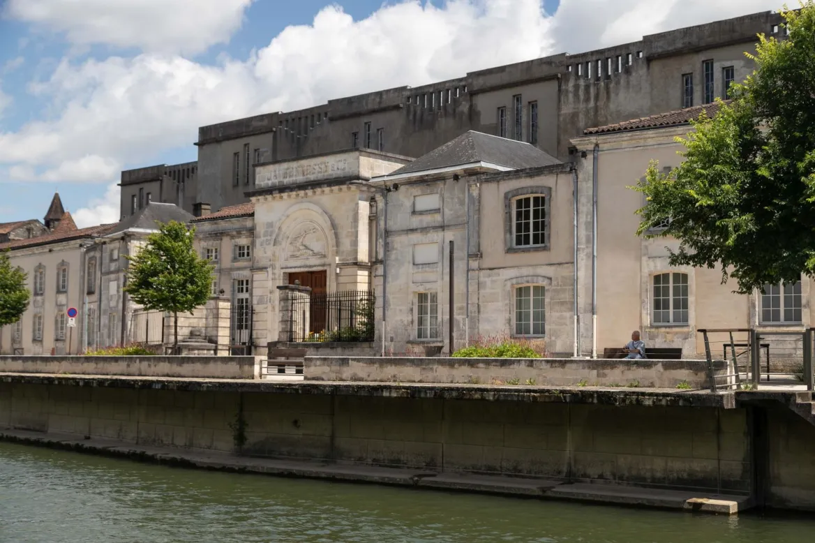 cellar visit and tasting in Cognac