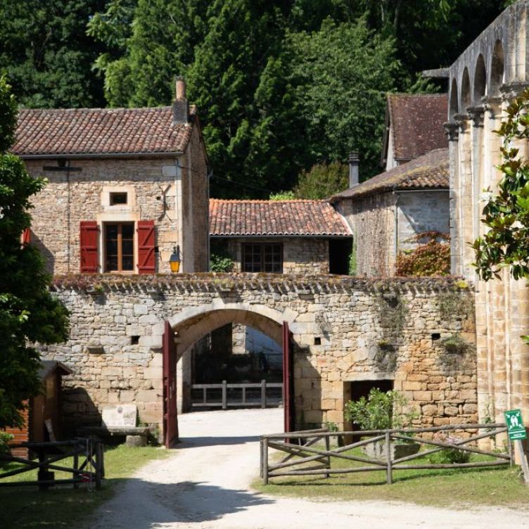 Discover the medieval soul of La Charente - With its most beautiful villages of character